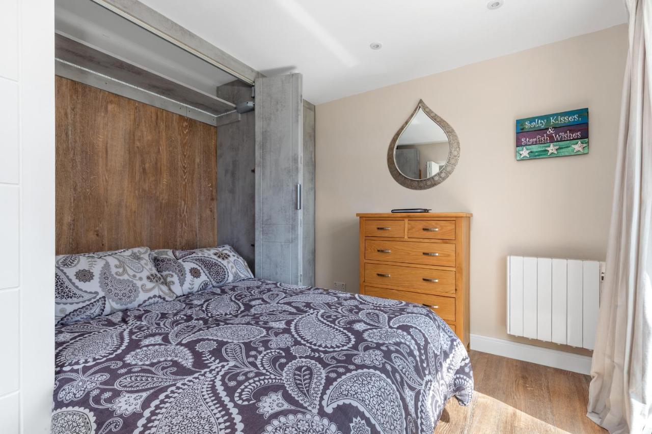 Salty Kisses - Sea Front Aparment Apartamento Hodgeston Exterior foto