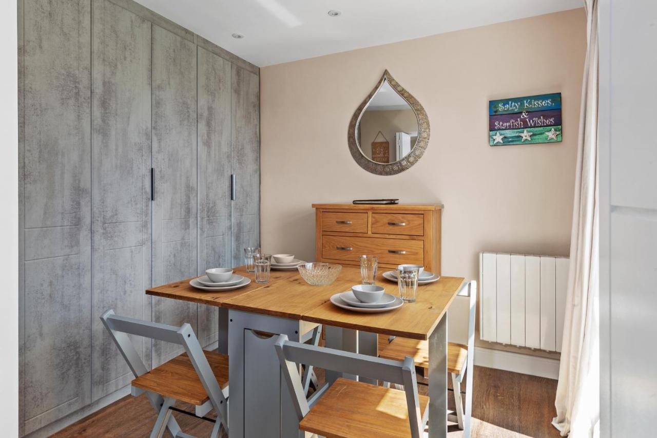 Salty Kisses - Sea Front Aparment Apartamento Hodgeston Exterior foto